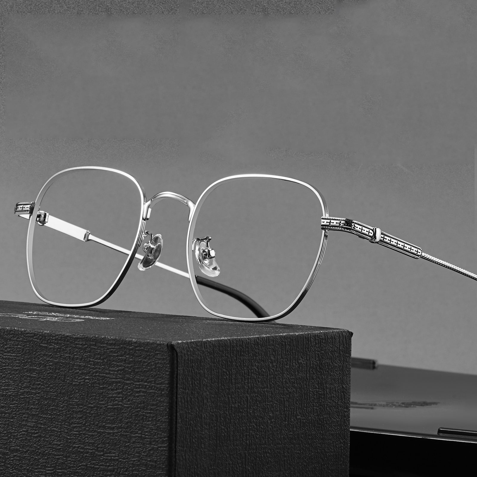 08008 Unikalne, stare okulary ze szczotkowanego stopu
