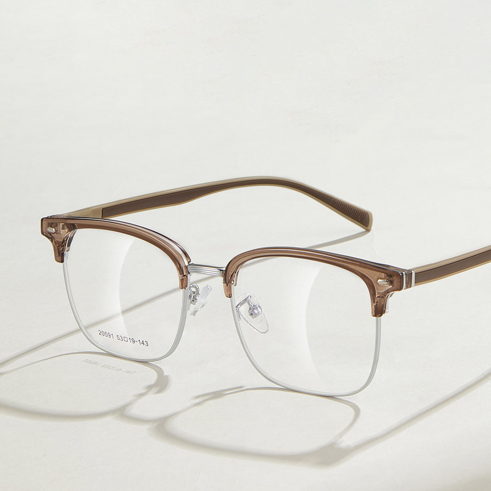 20591 Przypadkowe, plastikowe, stalowe okulary ze stopu