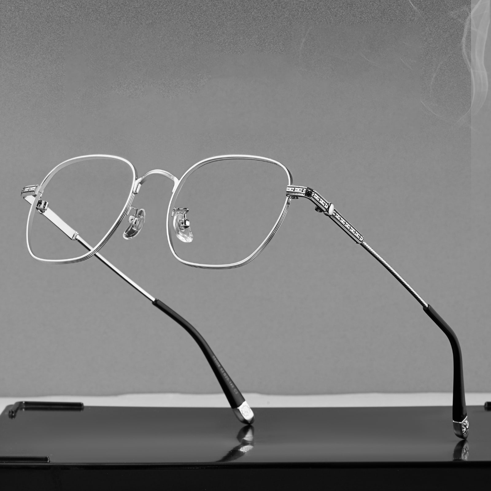 08008 Unikalne, stare okulary ze szczotkowanego stopu