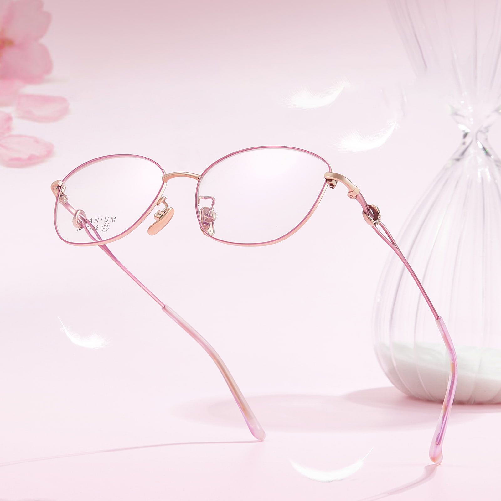 6192 Okulary z czystego tytanu w małych oprawkach, bez odkształceń i drobnego diamentu